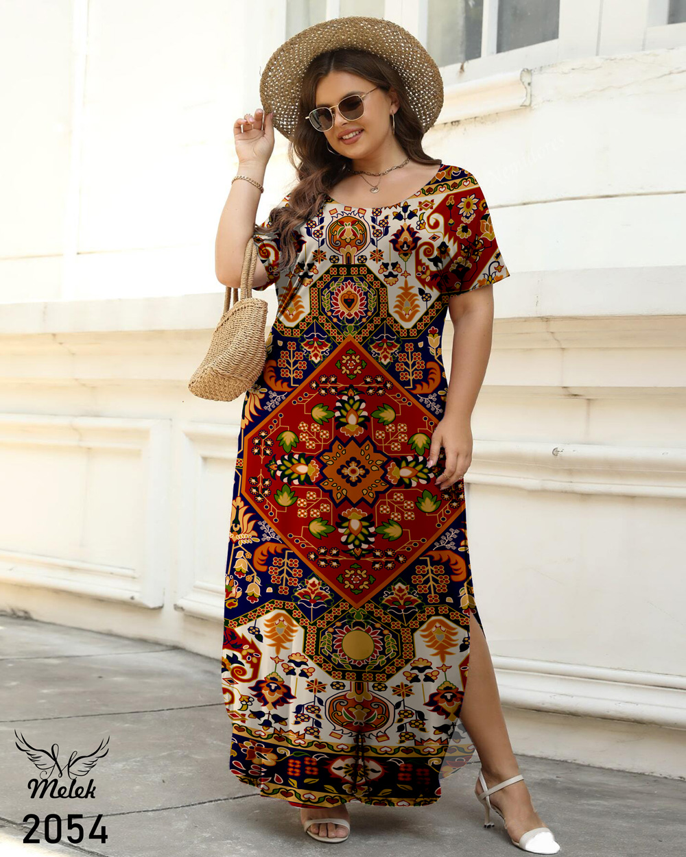 پیراهن ساحلی مجلسی یقه گرد آستین کوتاه دامن چاکدار
سایز بزرگ