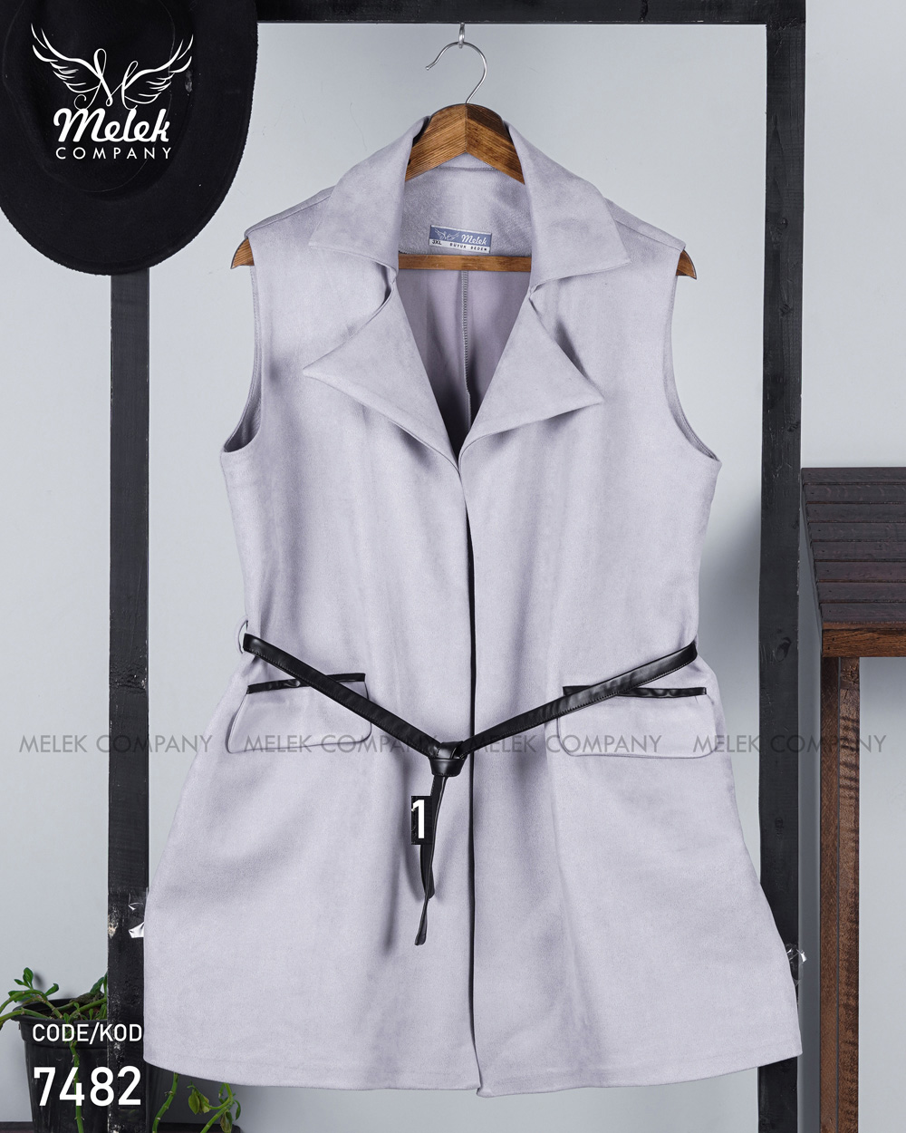 وست مجلسی یقه انگلیسی جلوباز دوجیب با کمربند چرمی سایز بزرگ - غیر ژورنالی