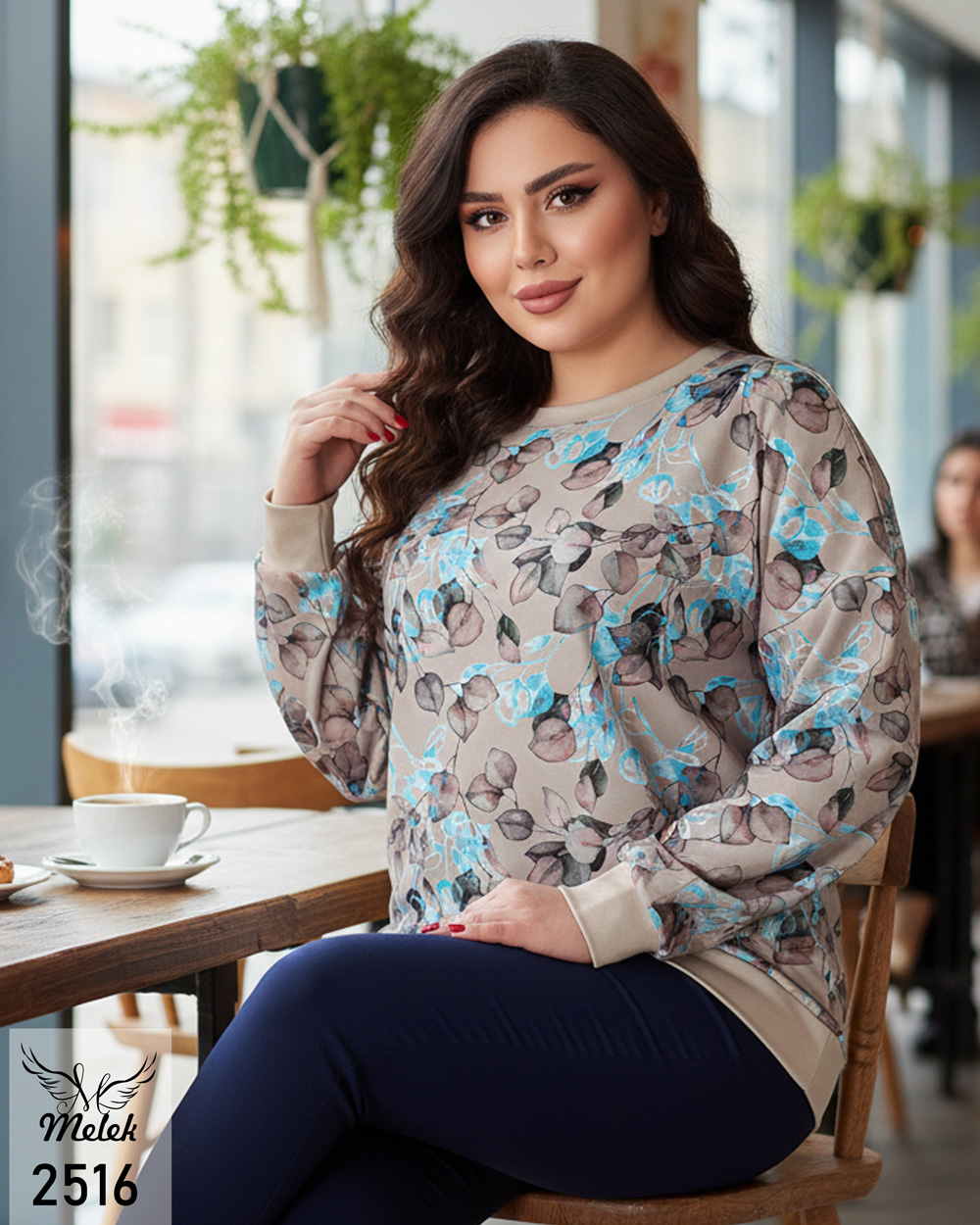 بلوز اسپورت مجلسی یقه گرد آستین سرخود سایز بزرگ - غیر ژورنالی