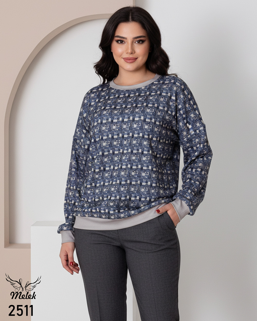 بلوز اسپورت مجلسی یقه گرد آستین سرخود سایز بزرگ - غیر ژورنالی