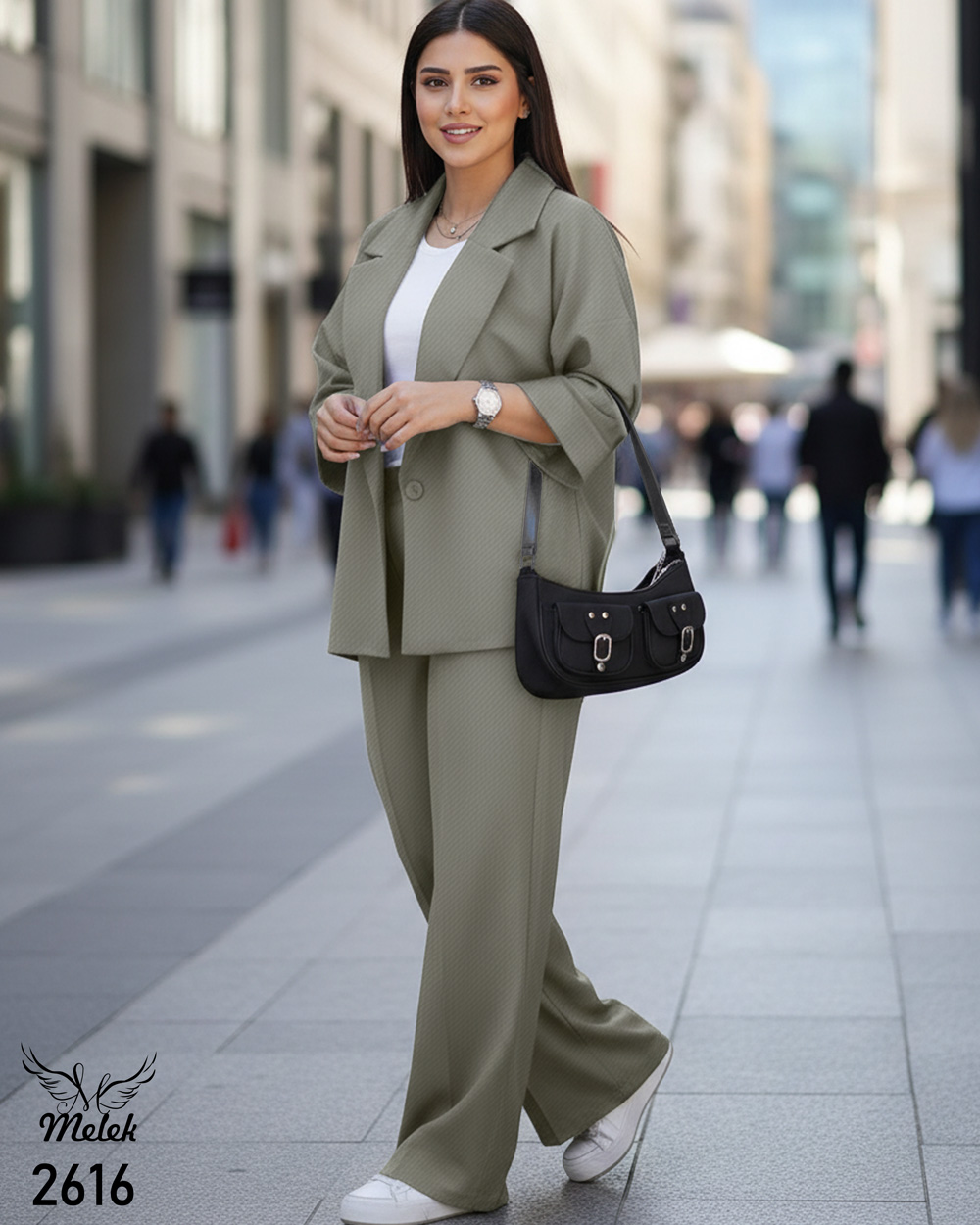 ست کت شلوار مجلسی یقه انگلیسی آستین سه ربع سایز بزرگ